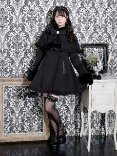 NOEMIE(ノエミー) |ゴシックフリルレースアップケープコート