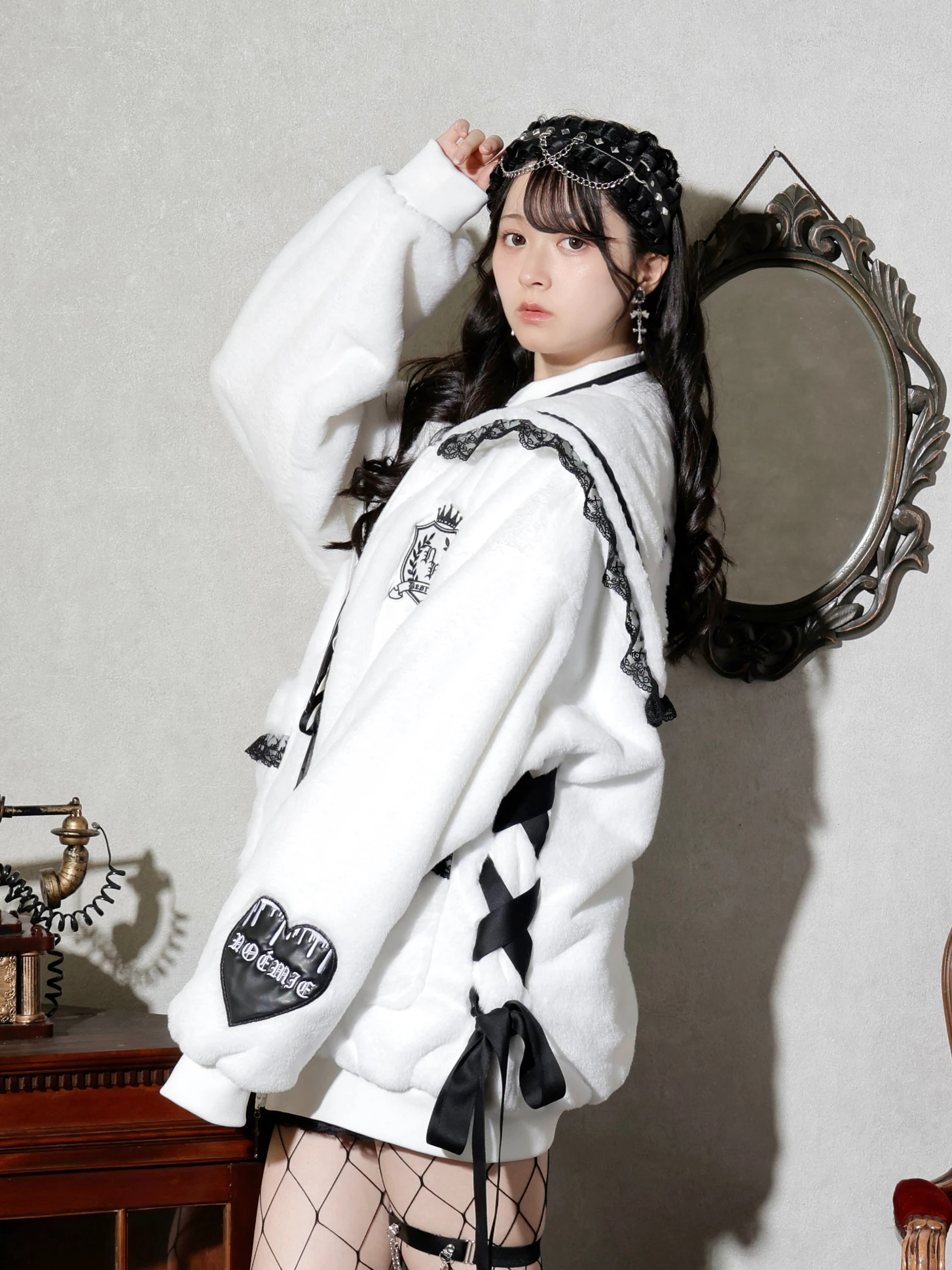 ノエミー NOEMIE ゴシックセーラーカラーブルゾン ファー 白 ホワイト ノエミー NOEMIE ゴシックセーラー裏毛ブルゾン （赤） - ファッション