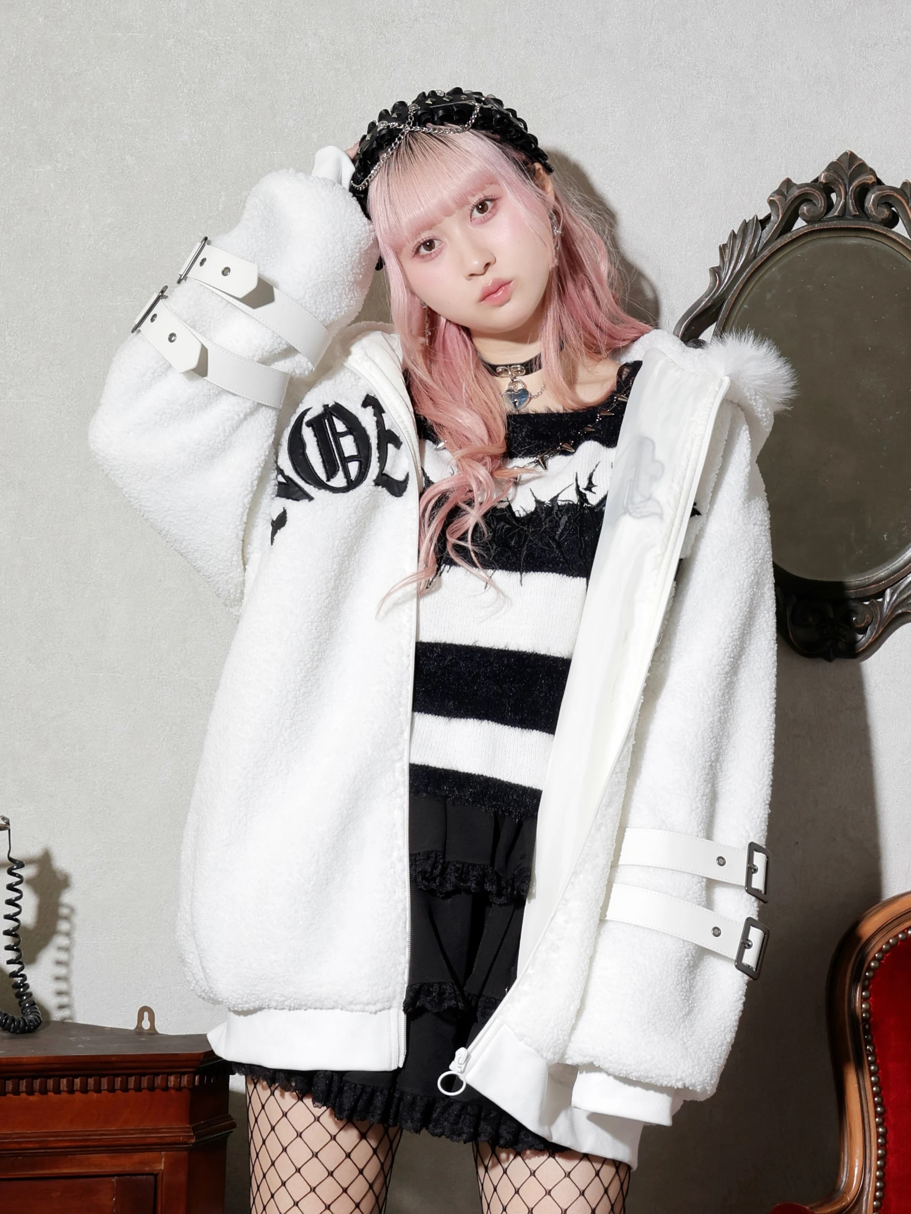 ダブルバックルうさ耳ユニセックスボアブルゾン（ブルゾン｜オフ