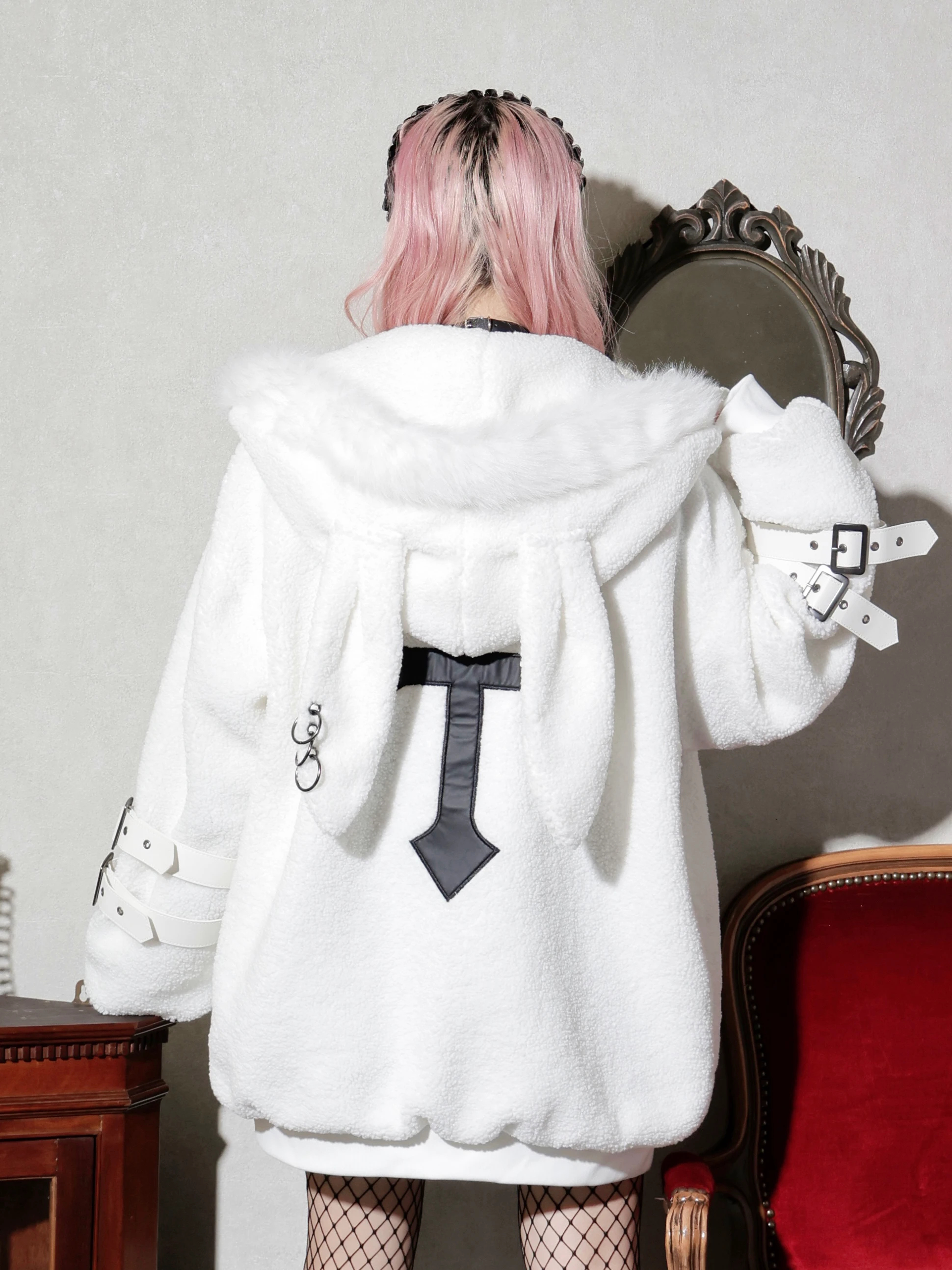 ダブルバックルうさ耳ユニセックスボアブルゾン（ブルゾン｜オフ