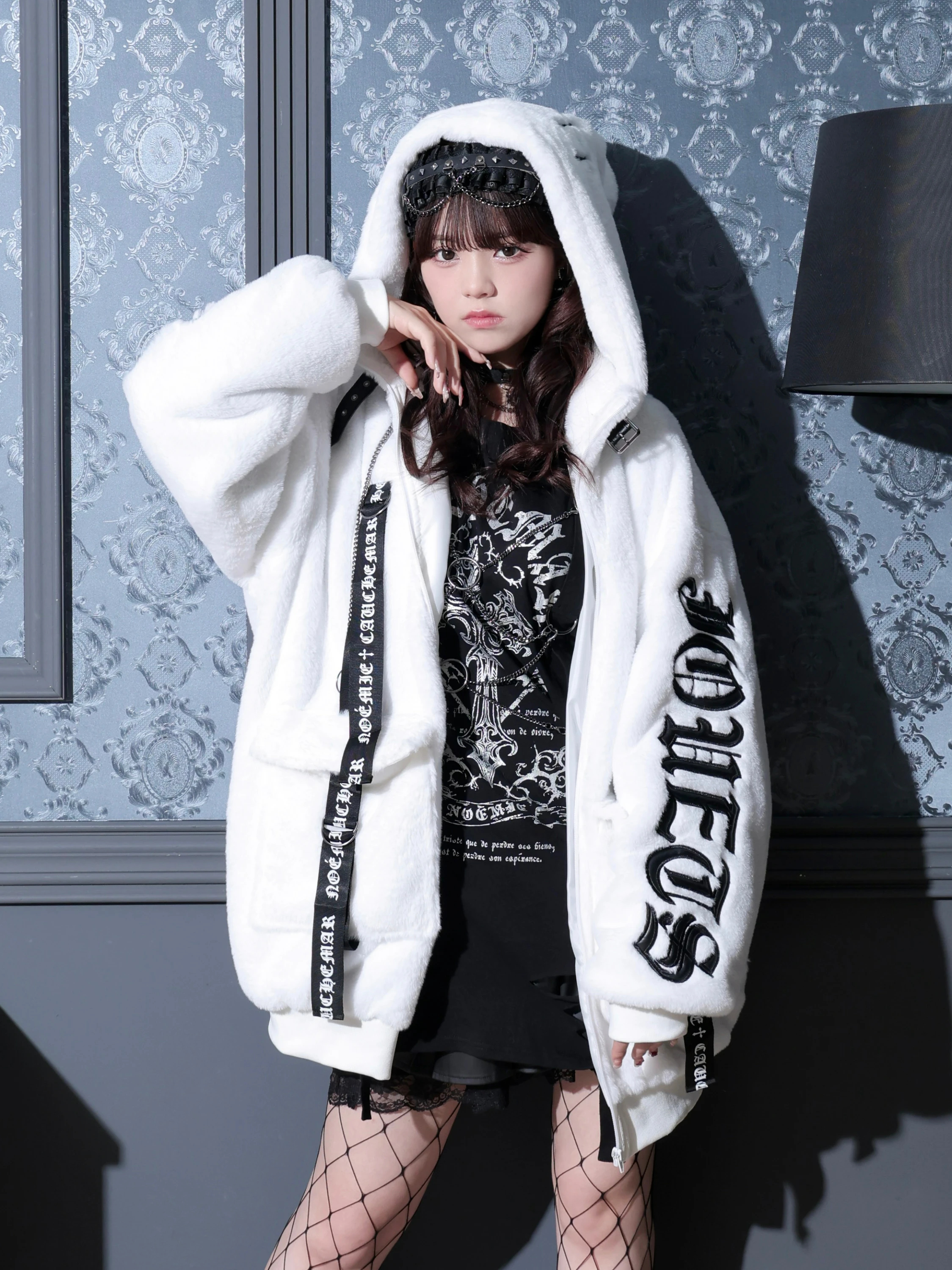 最終価格　FOXEY ベロアノワール　ブルゾン　パーカー　コート40 2026年最新】フォクシー ベロア パーカーの人気アイテム - メルカリ