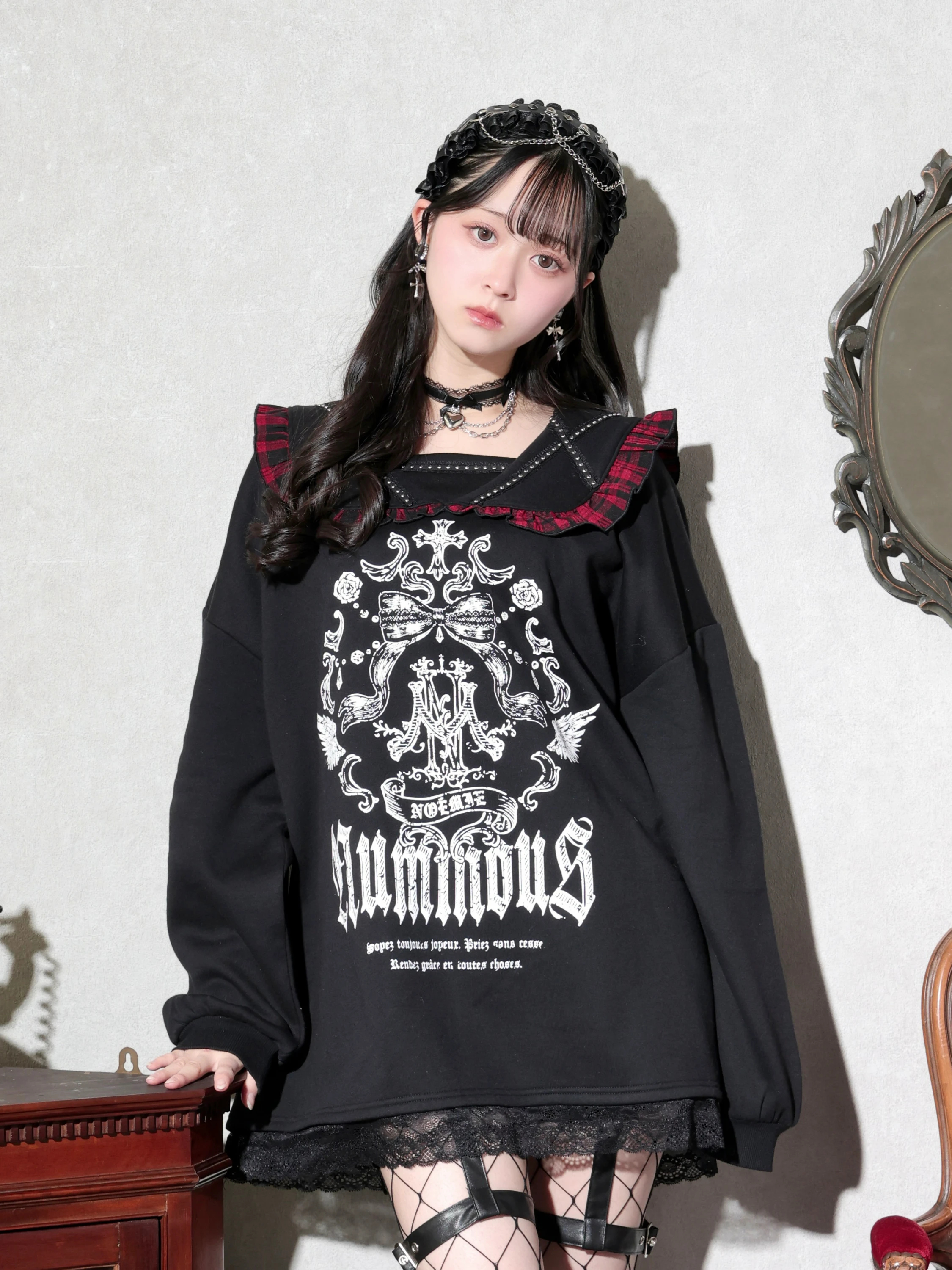 スタッズバックスピンドルセーラーチュニック（チュニック｜黒・赤