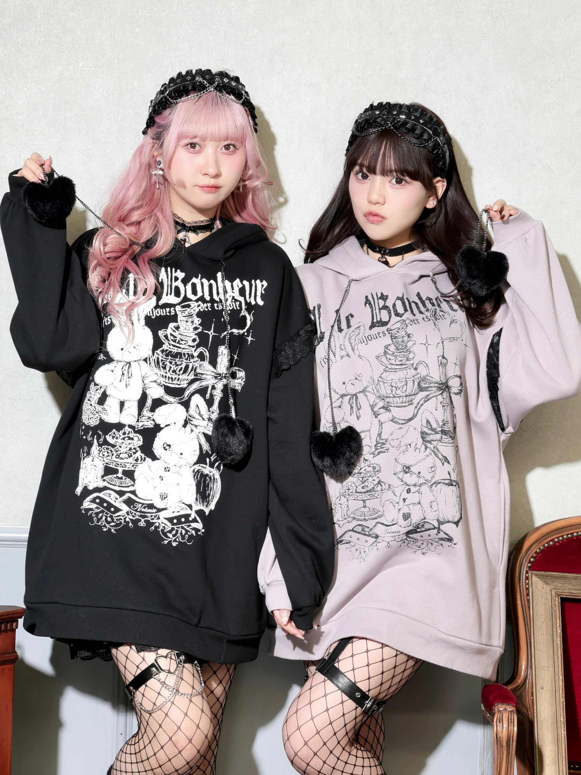 病みうさ耳付きハートぽんぽんパーカー（パーカー｜黒・ピンク