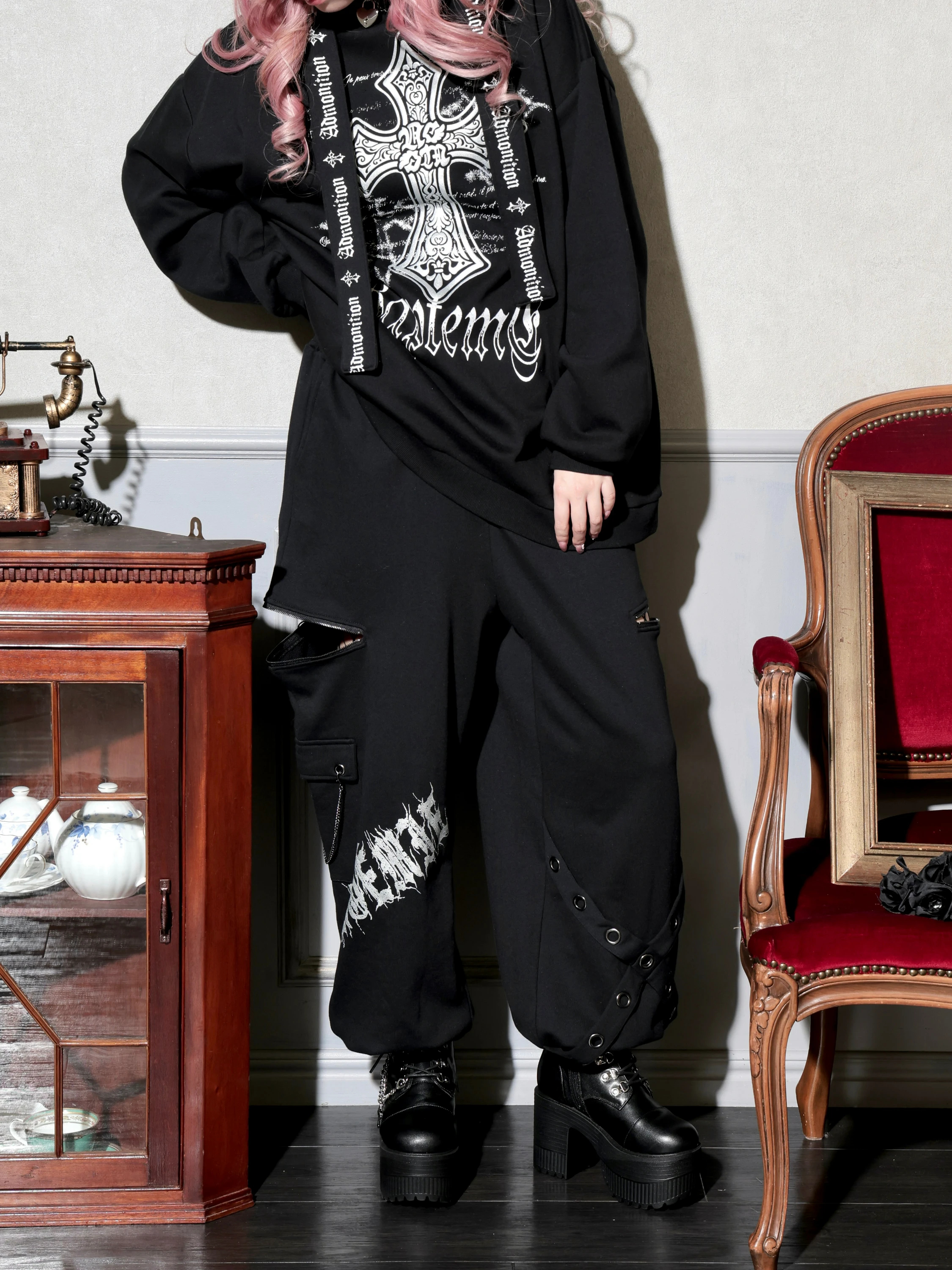 ハトメベルトチェーンユニセックス起毛パンツ（ロングパンツ｜黒・青