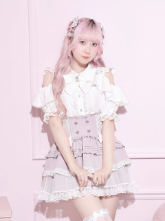 NOEMIE(ノエミー) |ケープフリルオープンショルダーハートバックルブラウス